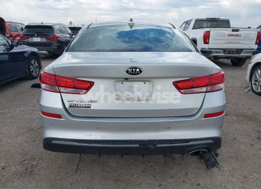Photo 16 of 2019 Kia Optima LX (VIN 5XXGT4L31KG350256)