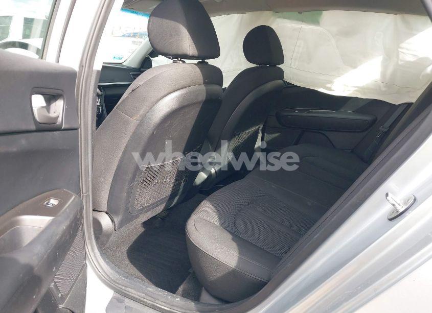 Photo 8 of 2019 Kia Optima LX (VIN 5XXGT4L31KG350256)