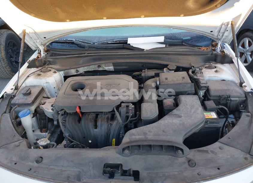 Photo 10 of 2019 Kia Optima LX (VIN 5XXGT4L31KG365159)