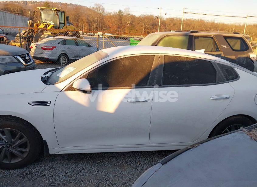 Photo 14 of 2019 Kia Optima LX (VIN 5XXGT4L31KG365159)