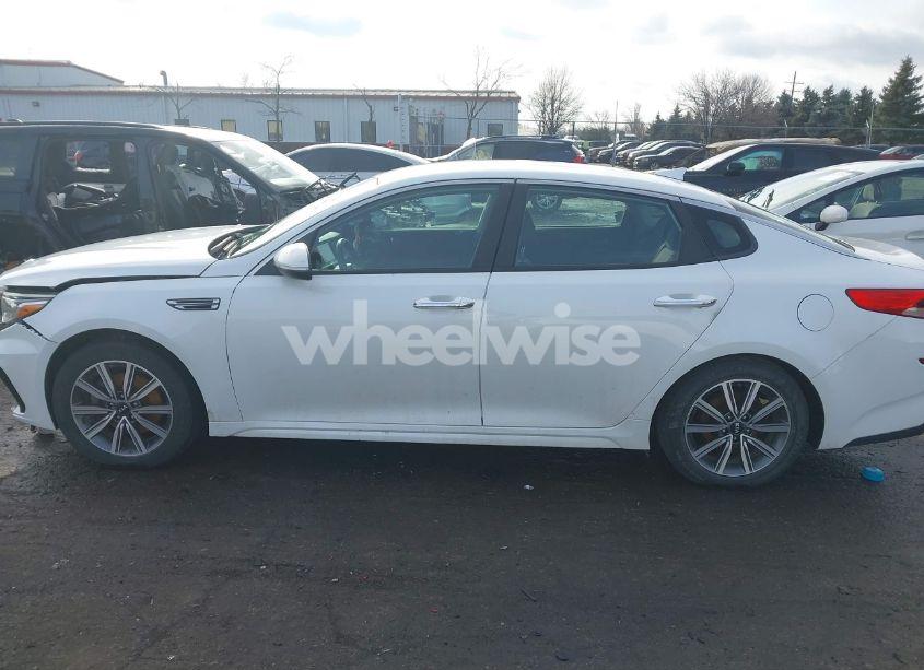 Photo 14 of 2019 Kia Optima LX (VIN 5XXGT4L31KG369096)
