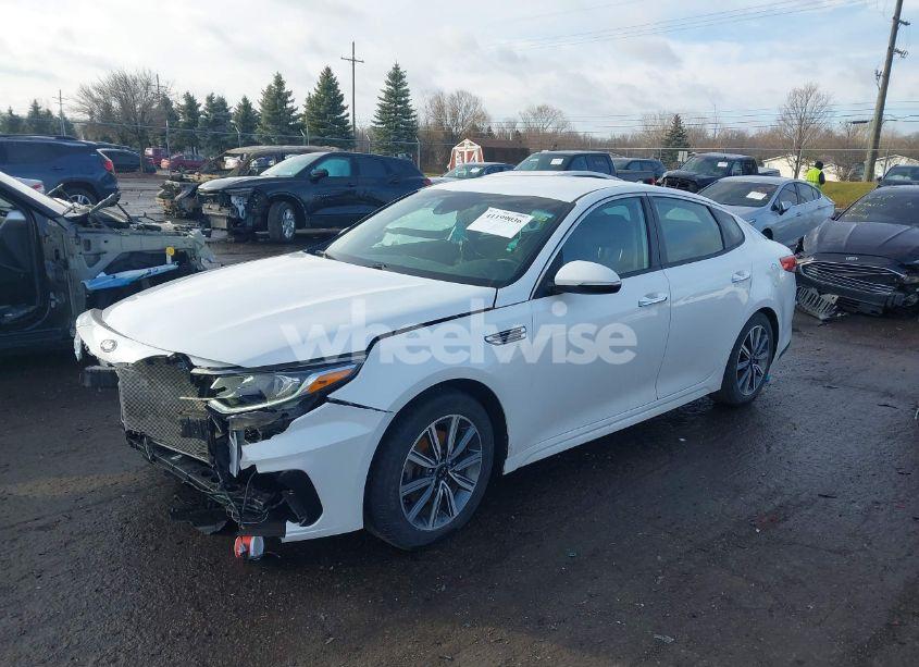 Photo 2 of 2019 Kia Optima LX (VIN 5XXGT4L31KG369096)
