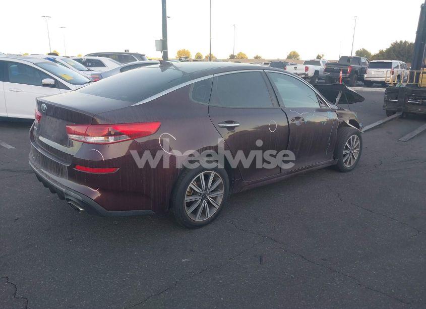 Photo 4 of 2019 Kia Optima LX (VIN 5XXGT4L31KG370877)