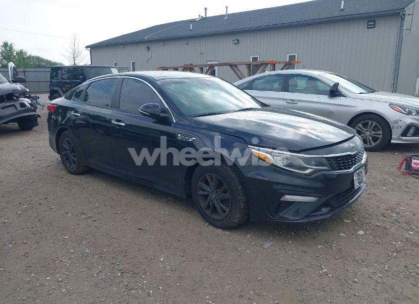 2019 Kia Optima LX (VIN 5XXGT4L31KG379384) main photo