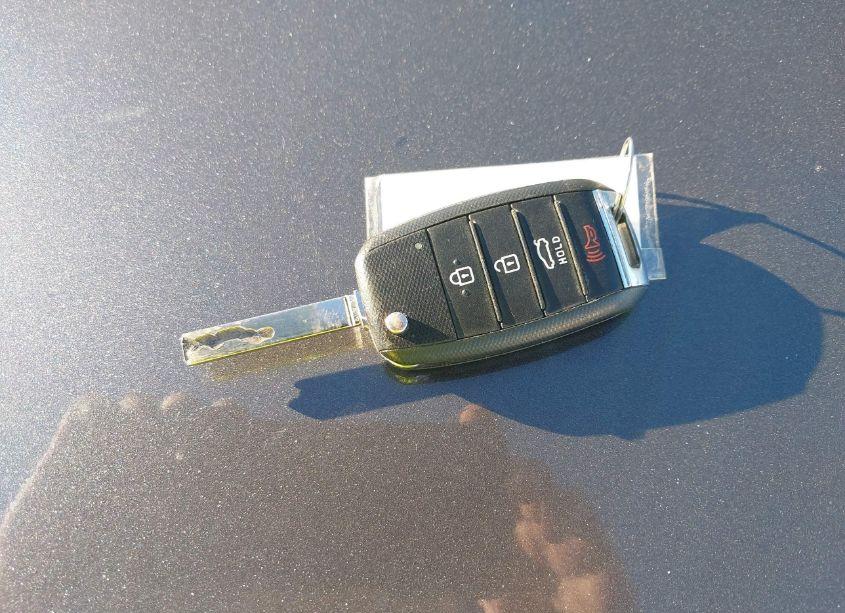 Photo 11 of 2020 Kia Optima LX (VIN 5XXGT4L31LG387647)