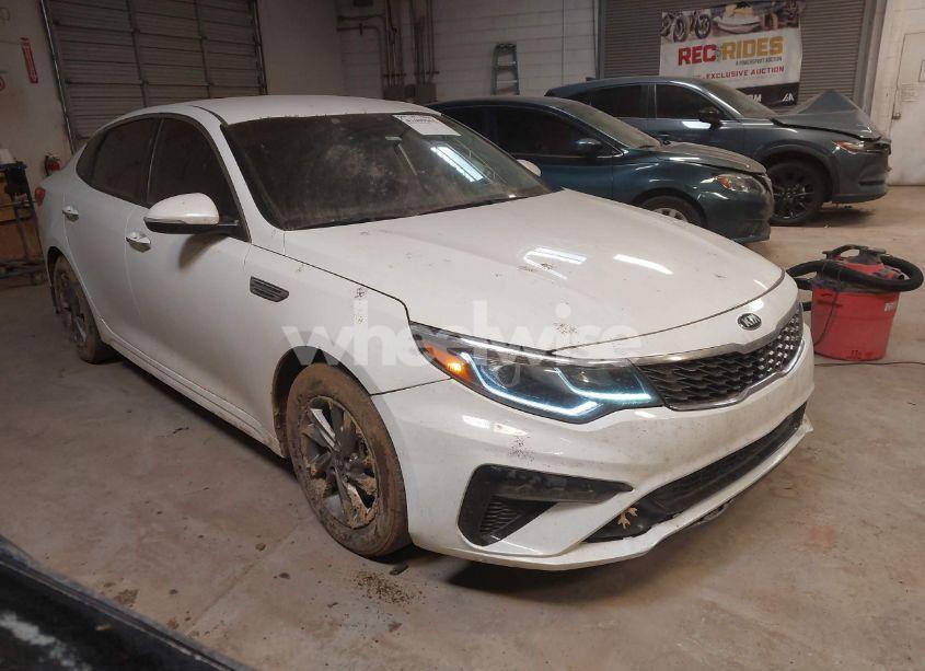 2020 Kia Optima LX (VIN 5XXGT4L31LG399796) main photo