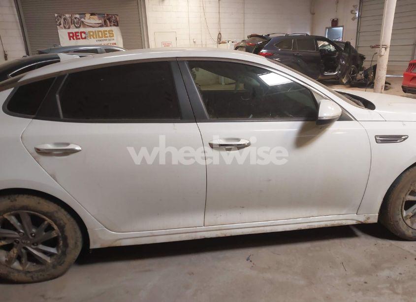 Photo 13 of 2020 Kia Optima LX (VIN 5XXGT4L31LG399796)