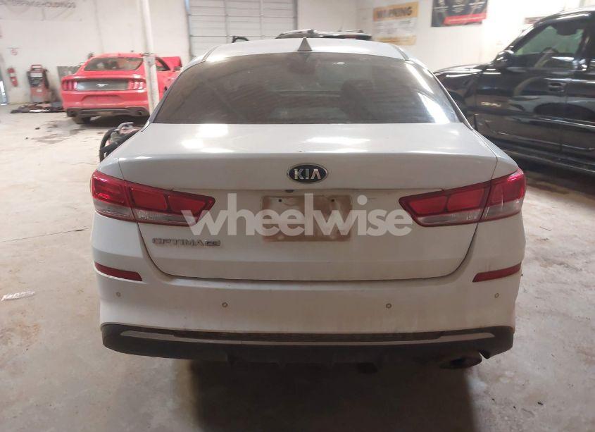 Photo 16 of 2020 Kia Optima LX (VIN 5XXGT4L31LG399796)
