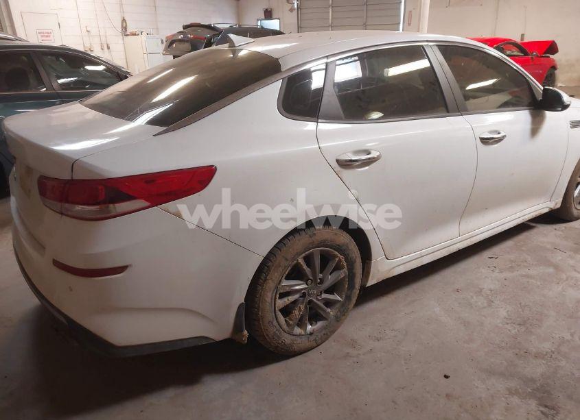 Photo 4 of 2020 Kia Optima LX (VIN 5XXGT4L31LG399796)