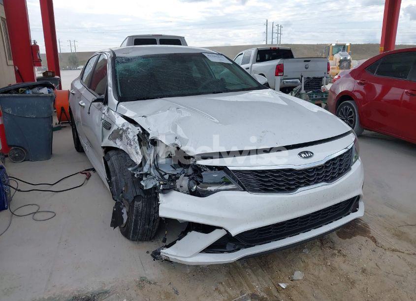 2020 Kia Optima LX (VIN 5XXGT4L31LG427080) main photo