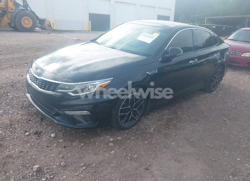 Photo 2 of 2020 Kia Optima SE (VIN 5XXGT4L31LG432957)