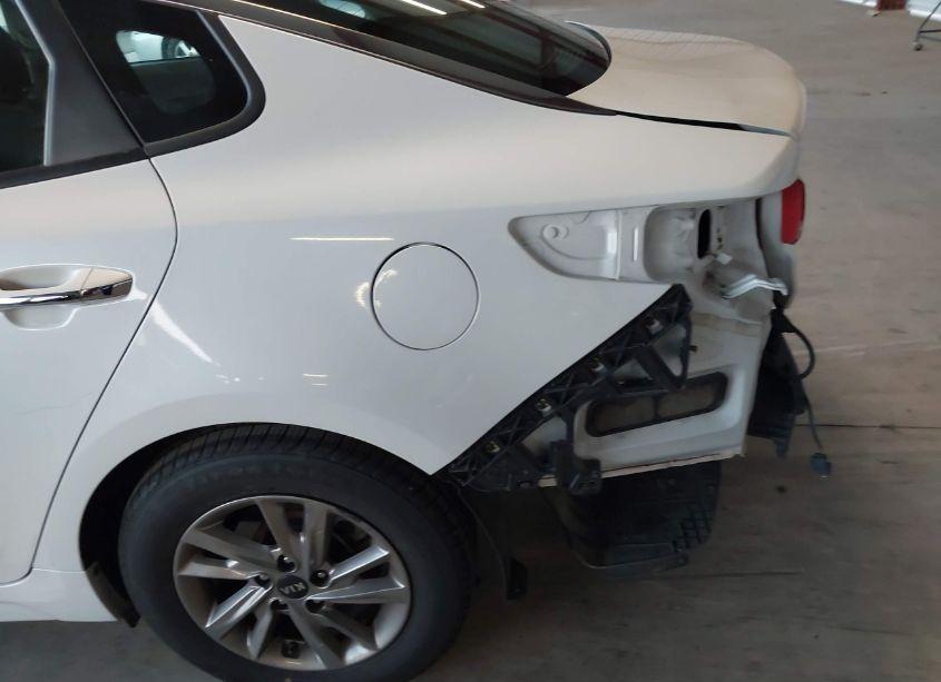 Photo 18 of 2020 Kia Optima LX (VIN 5XXGT4L31LG435194)