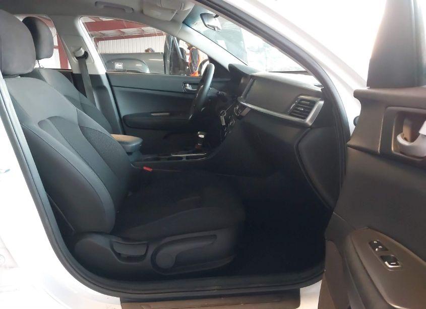 Photo 5 of 2020 Kia Optima LX (VIN 5XXGT4L31LG435194)
