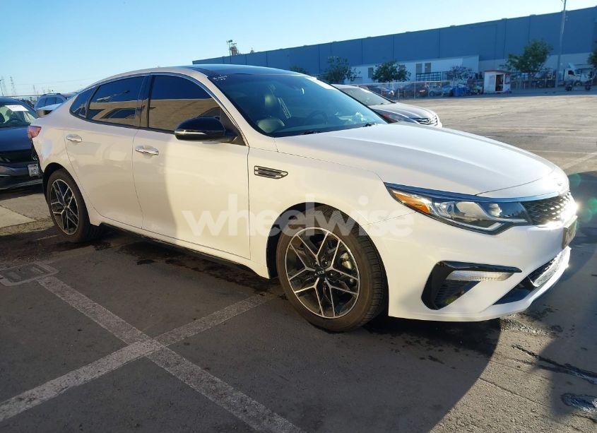2020 Kia Optima SE (VIN 5XXGT4L31LG438046) main photo