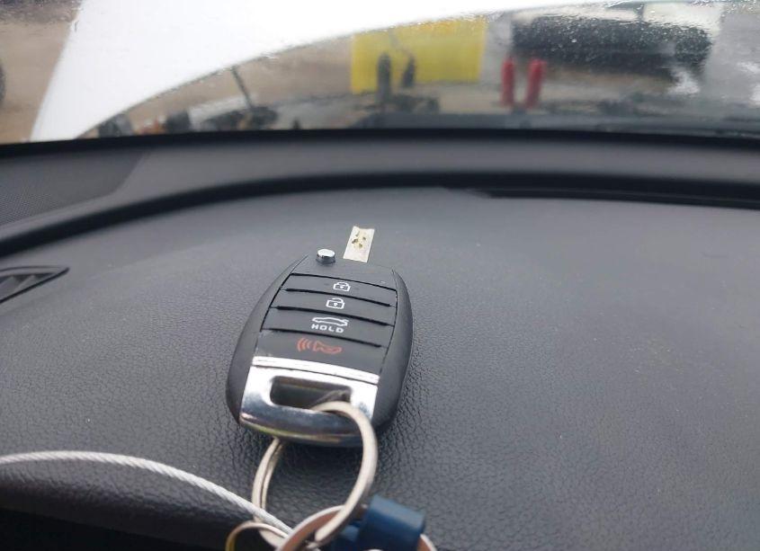 Photo 11 of 2016 Kia Optima LX (VIN 5XXGT4L32GG003834)