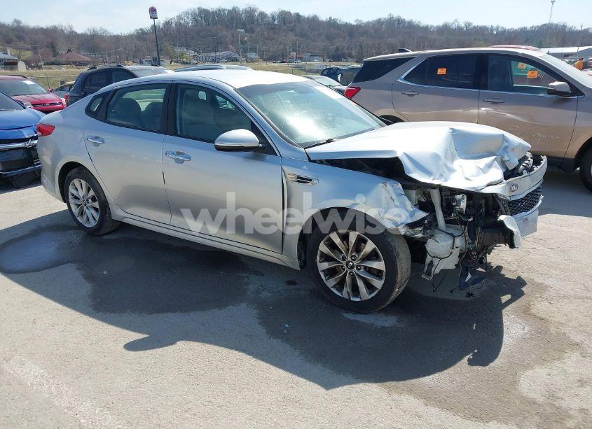 2016 Kia Optima LX (VIN 5XXGT4L32GG009150) main photo