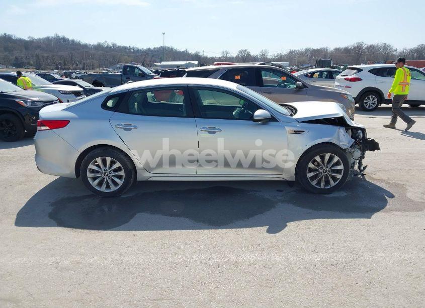 Photo 13 of 2016 Kia Optima LX (VIN 5XXGT4L32GG009150)