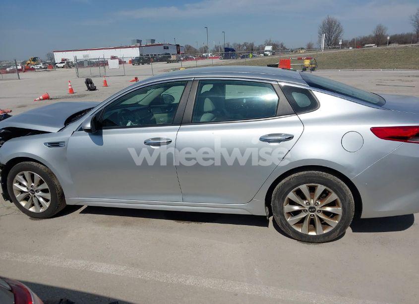 Photo 14 of 2016 Kia Optima LX (VIN 5XXGT4L32GG009150)