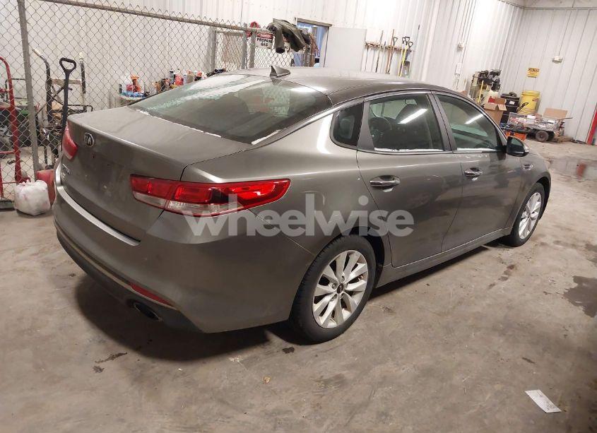 Photo 4 of 2016 Kia Optima LX (VIN 5XXGT4L32GG016423)