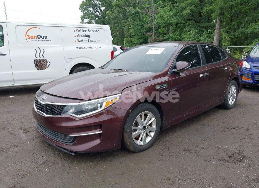 Photo 2 of 2016 Kia Optima LX (VIN 5XXGT4L32GG019158)