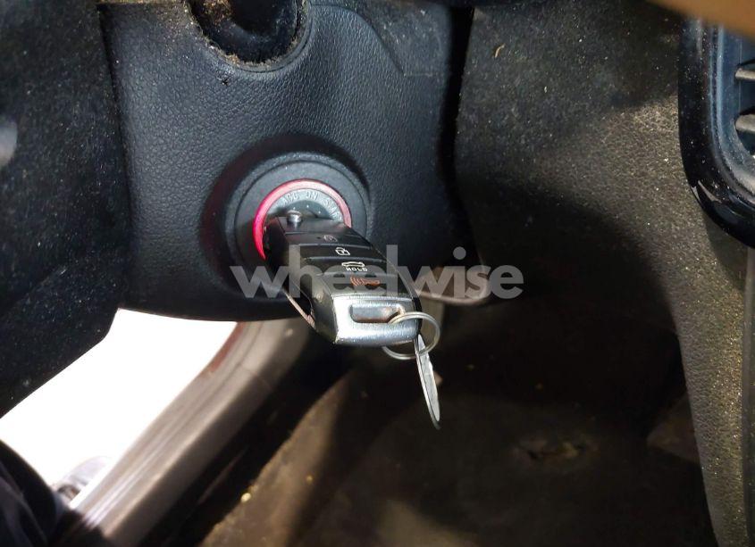 Photo 11 of 2016 Kia Optima LX (VIN 5XXGT4L32GG021055)