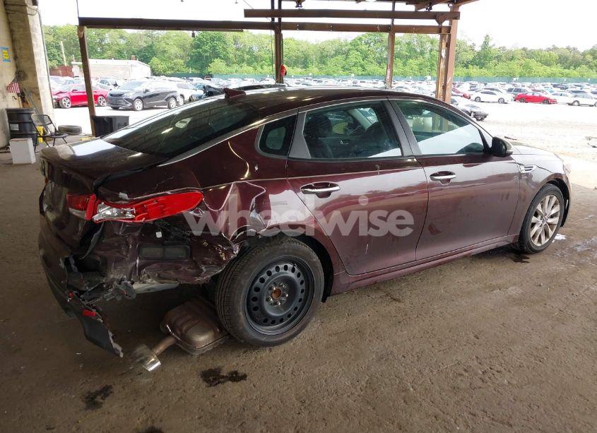 Photo 4 of 2016 Kia Optima LX (VIN 5XXGT4L32GG021055)