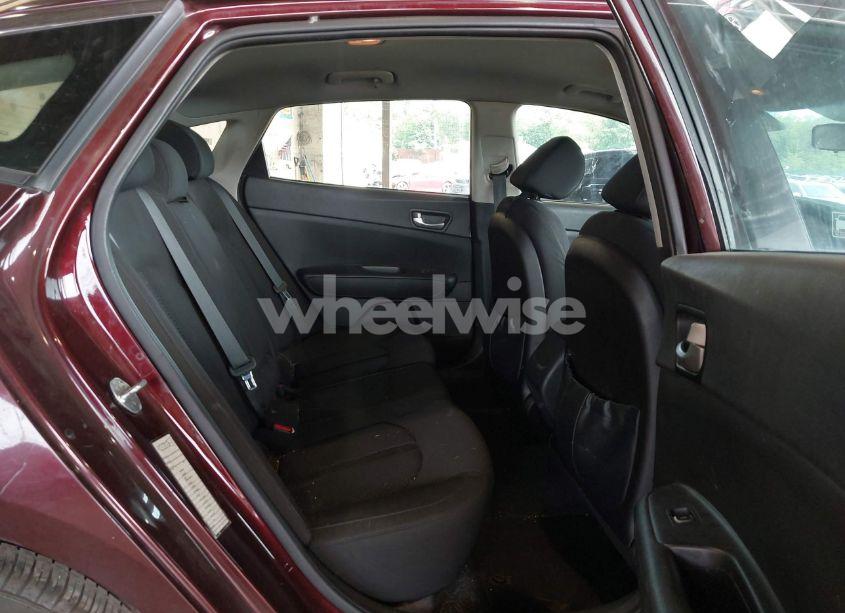 Photo 8 of 2016 Kia Optima LX (VIN 5XXGT4L32GG021055)