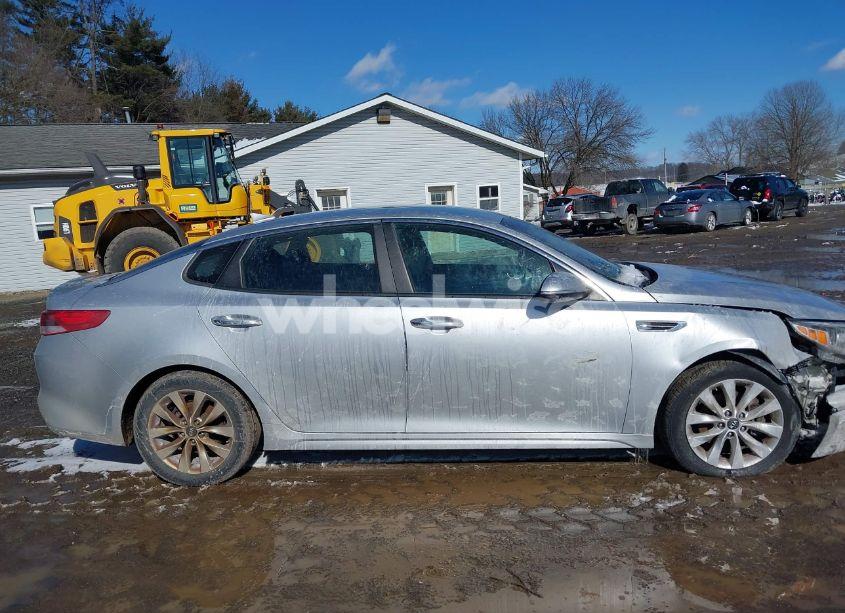 Photo 13 of 2016 Kia Optima LX (VIN 5XXGT4L32GG035831)