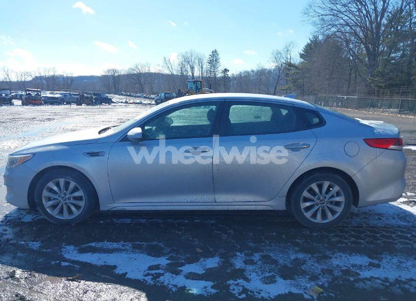 Photo 14 of 2016 Kia Optima LX (VIN 5XXGT4L32GG035831)