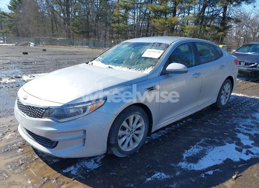 Photo 2 of 2016 Kia Optima LX (VIN 5XXGT4L32GG035831)