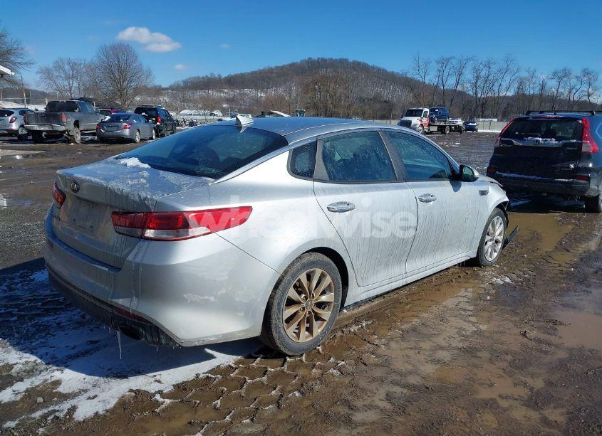 Photo 4 of 2016 Kia Optima LX (VIN 5XXGT4L32GG035831)