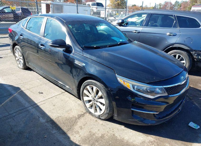 2016 Kia Optima LX (VIN 5XXGT4L32GG059837) main photo