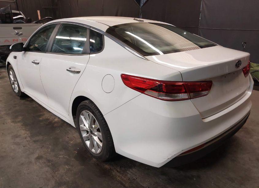 Photo 3 of 2016 Kia Optima LX (VIN 5XXGT4L32GG071387)