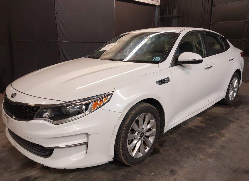 Photo 6 of 2016 Kia Optima LX (VIN 5XXGT4L32GG071387)