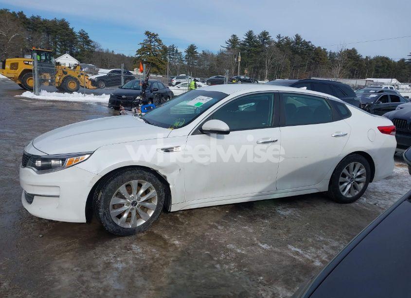 Photo 14 of 2016 Kia Optima LX (VIN 5XXGT4L32GG071860)