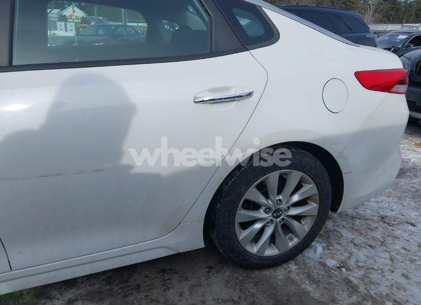 Photo 17 of 2016 Kia Optima LX (VIN 5XXGT4L32GG071860)