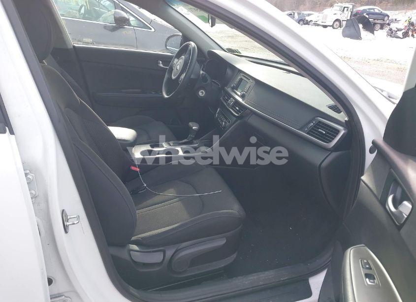 Photo 5 of 2016 Kia Optima LX (VIN 5XXGT4L32GG071860)