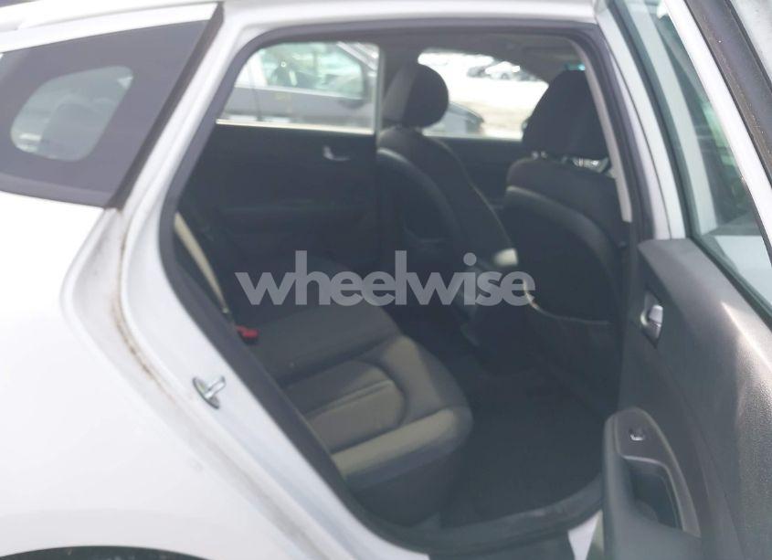 Photo 8 of 2016 Kia Optima LX (VIN 5XXGT4L32GG071860)