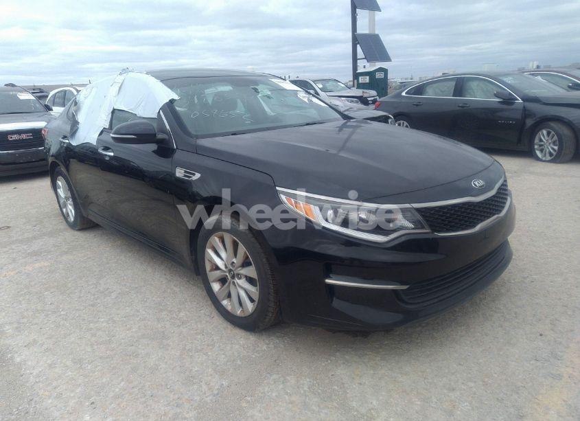 2016 Kia Optima LX (VIN 5XXGT4L32GG082521) main photo