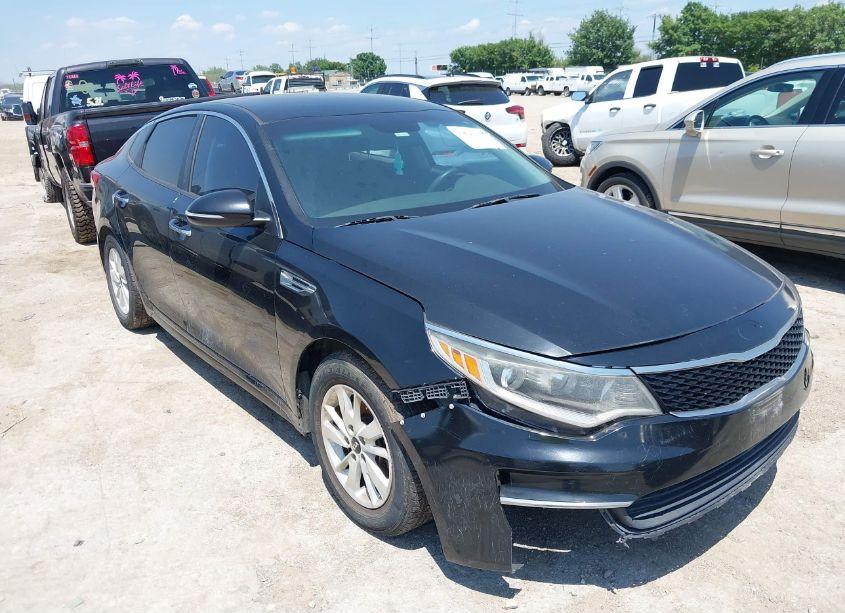 2016 Kia Optima LX (VIN 5XXGT4L32GG088531) main photo