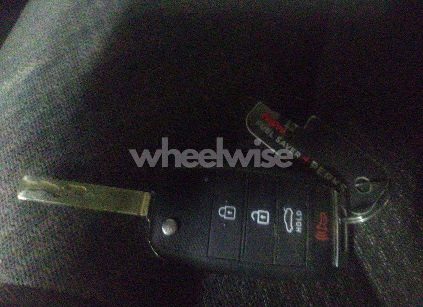 Photo 11 of 2016 Kia Optima LX (VIN 5XXGT4L32GG098203)