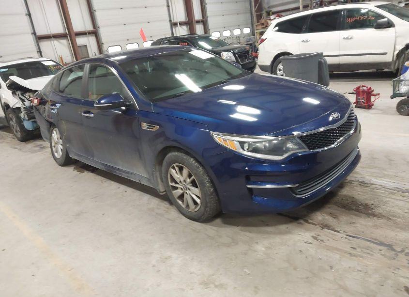 2017 Kia Optima LX (VIN 5XXGT4L32HG158546) main photo