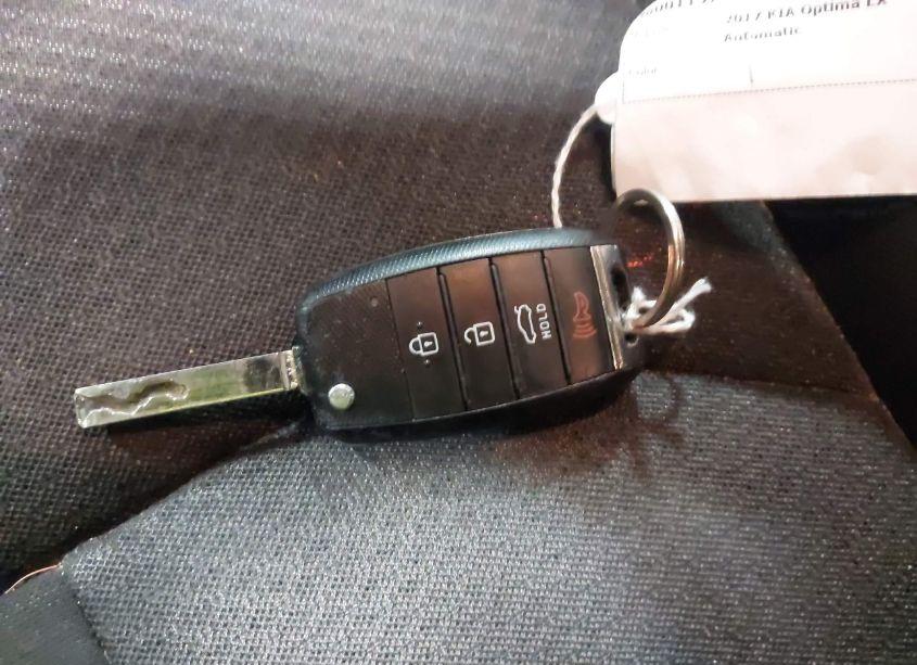 Photo 11 of 2017 Kia Optima LX (VIN 5XXGT4L32HG158546)