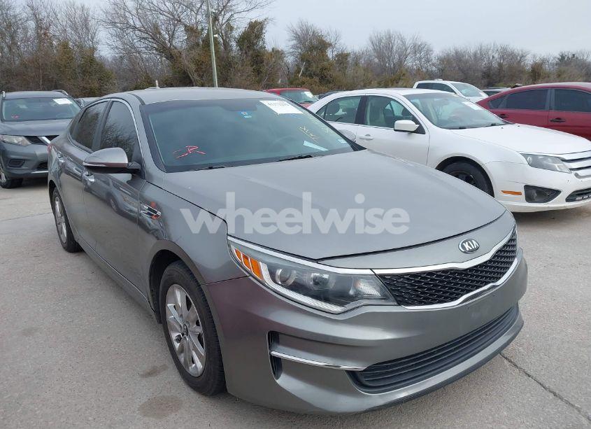 2018 Kia Optima LX (VIN 5XXGT4L32JG181962) main photo