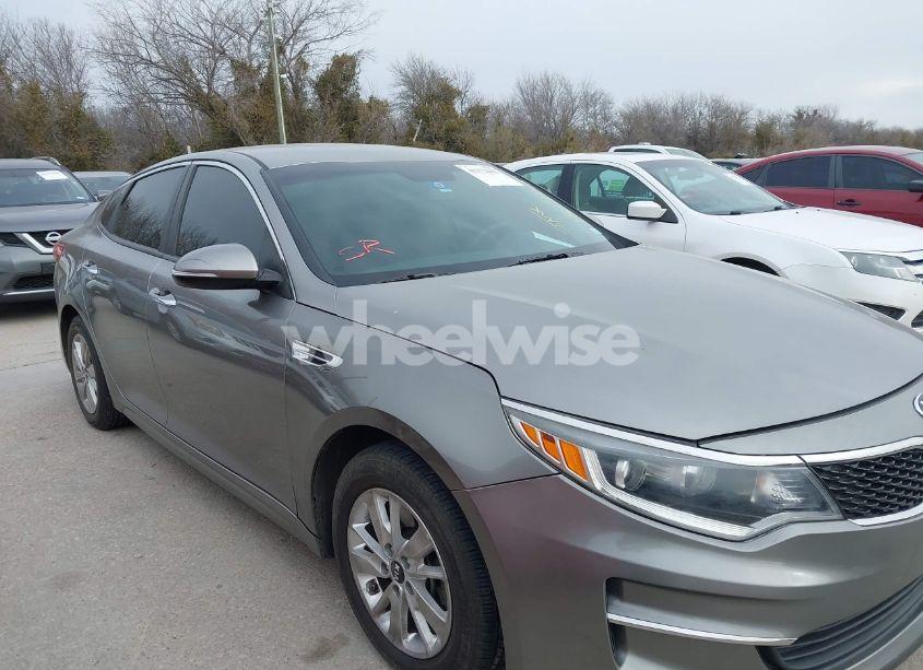 Photo 13 of 2018 Kia Optima LX (VIN 5XXGT4L32JG181962)
