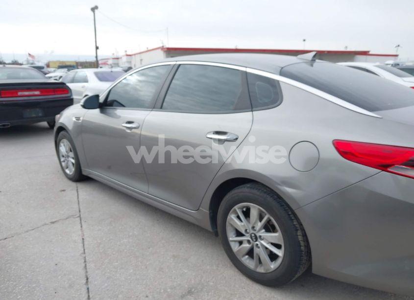 Photo 14 of 2018 Kia Optima LX (VIN 5XXGT4L32JG181962)