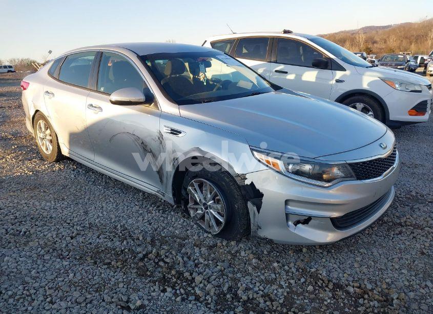 2018 Kia Optima LX (VIN 5XXGT4L32JG182447) main photo