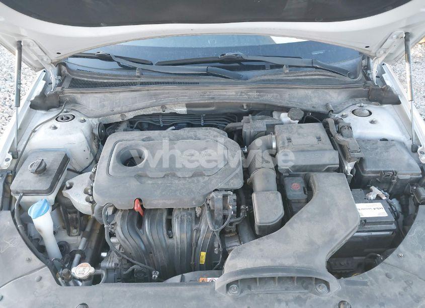 Photo 10 of 2018 Kia Optima LX (VIN 5XXGT4L32JG182447)