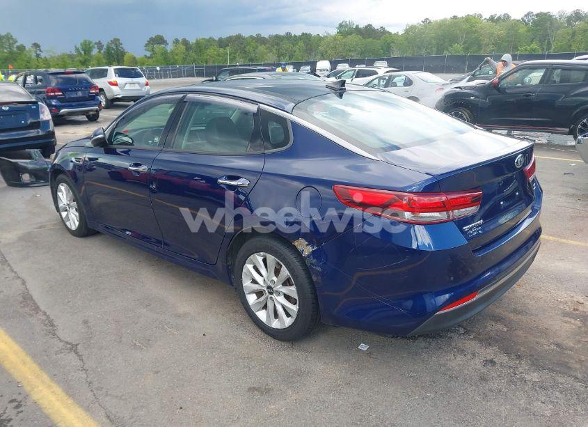Photo 3 of 2018 Kia Optima S (VIN 5XXGT4L32JG189009)