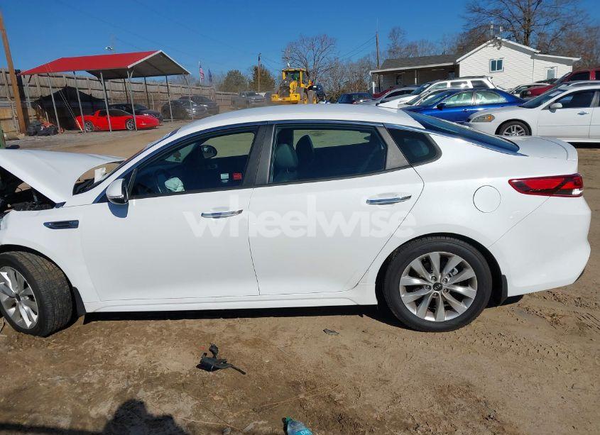 Photo 14 of 2018 Kia Optima S (VIN 5XXGT4L32JG190385)